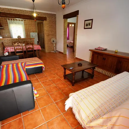 Chalet Con Piscina Y Jacuzzi Compartido En Conil De La Frontera, Ideal Para Familias - Es-180-88