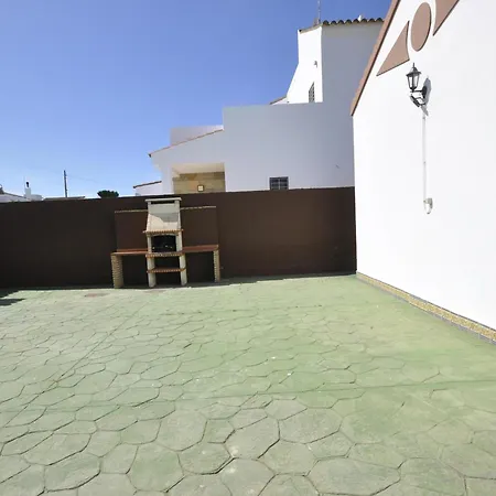 Villa Chalet Con Piscina Y Jacuzzi Compartido En Conil De La Frontera, Ideal Para Familias - Es-180-88 *