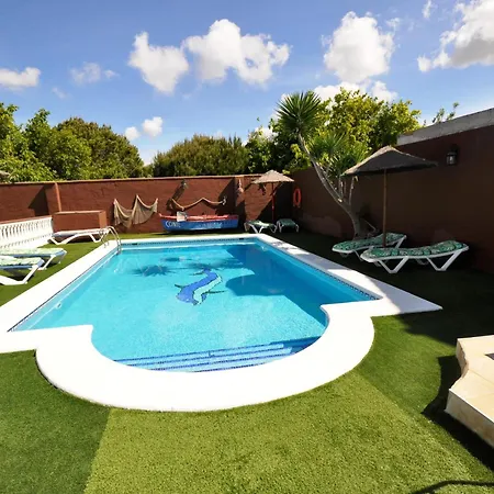 Chalet Con Piscina Y Jacuzzi Compartido En Conil De La Frontera, Ideal Para Familias - Es-180-88 * Conil De La Frontera