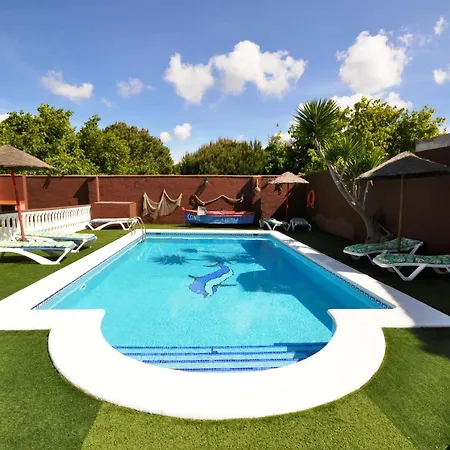 Chalet Con Piscina Y Jacuzzi Compartido En Conil De La Frontera, Ideal Para Familias - Es-180-88 Villa